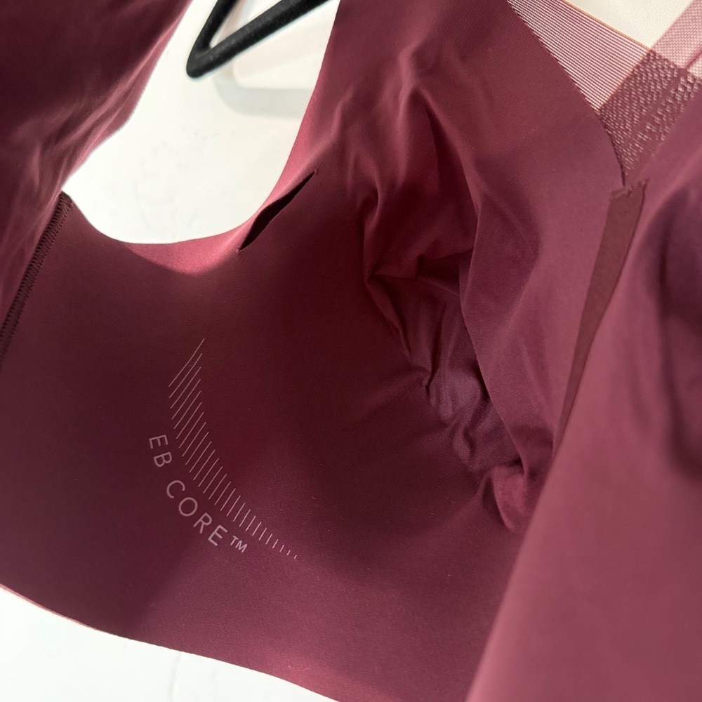 Seamless V-Neck Comfort Bra in Wine - Picture 5 of 5